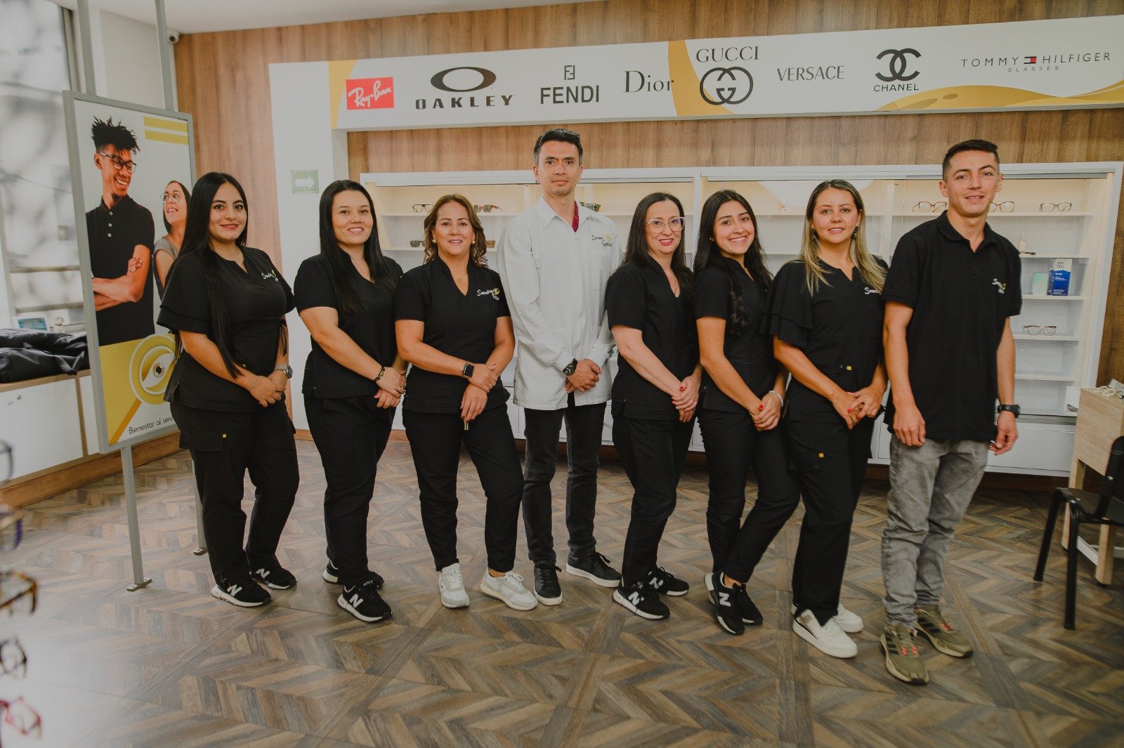 Equipo de optómetras y asesores de Sandra Óptica
